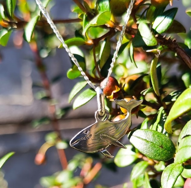 Colgante de Ballena en plata 950